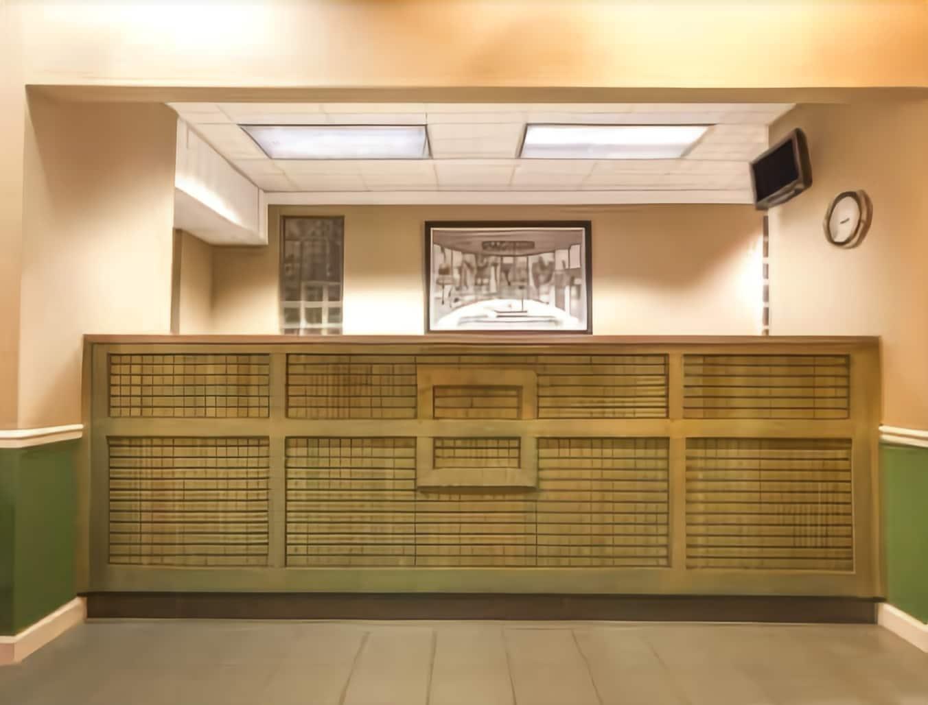 麦迪逊-里奇兰地区温德姆速8酒店 外观 照片